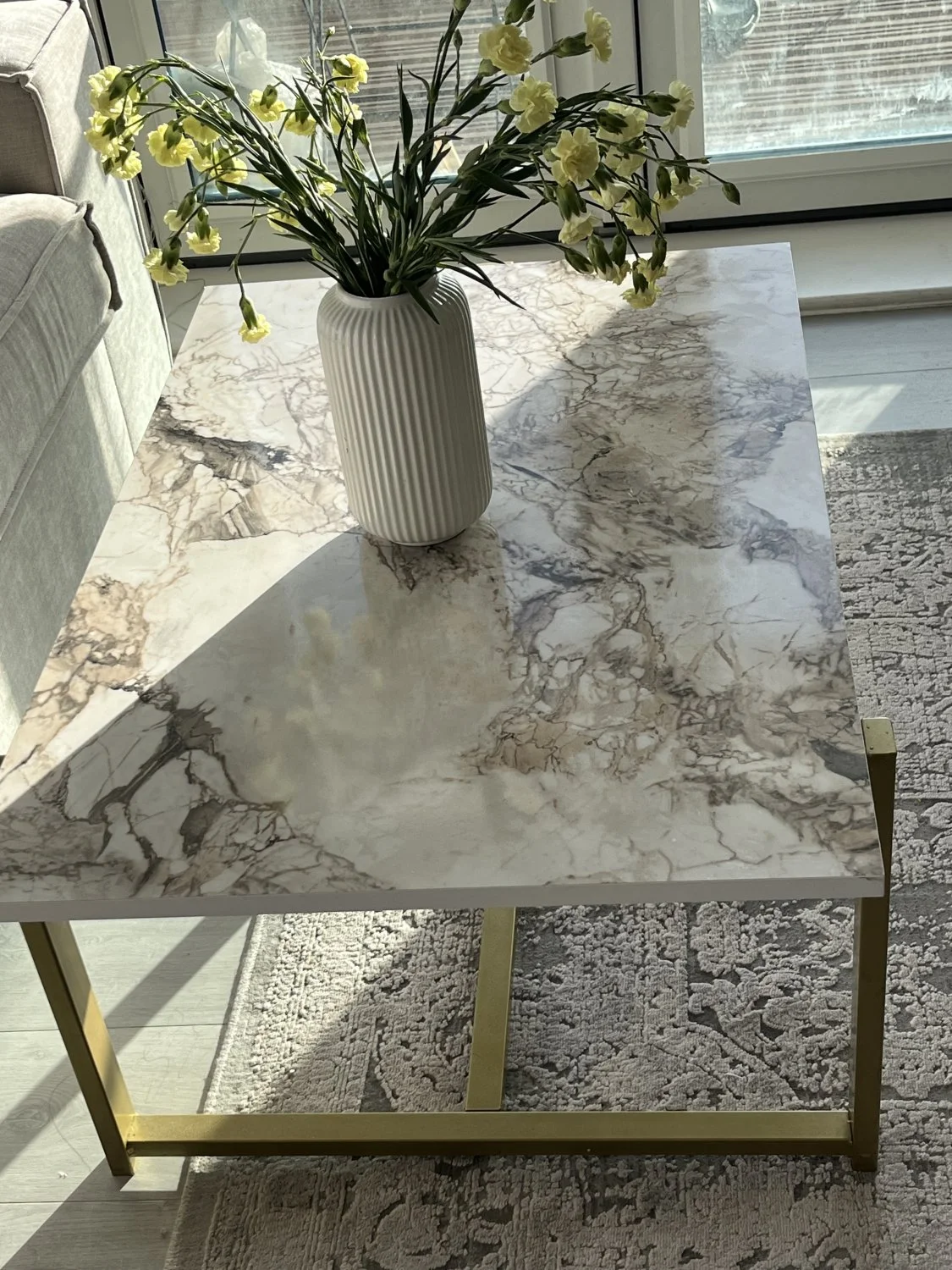 Stylish Marble-Effect Coffee Table with gold Legs